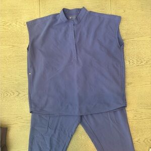 FIGS Rafaela Scrub Top & Zamora Joggers (Blueberry)